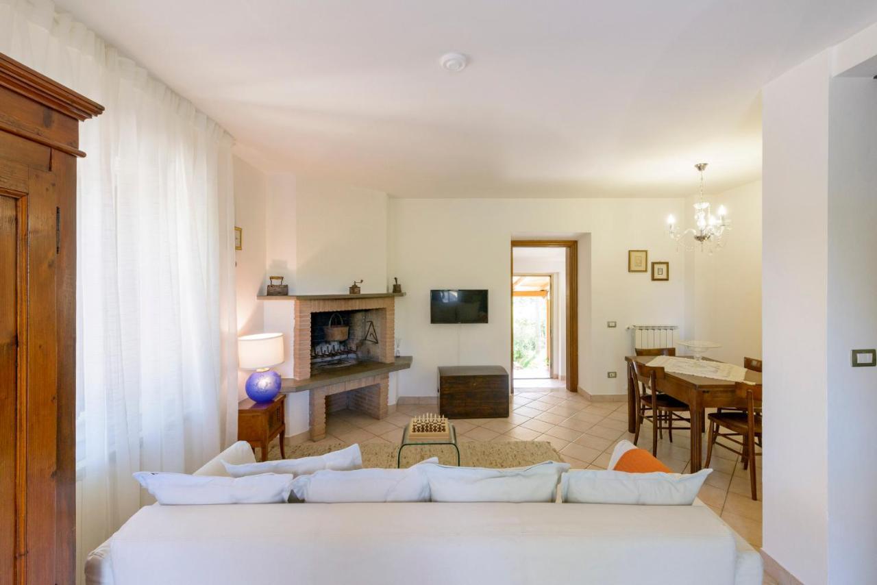 Casa Vacanze San Vittorino กุบบีโอ ภายนอก รูปภาพ