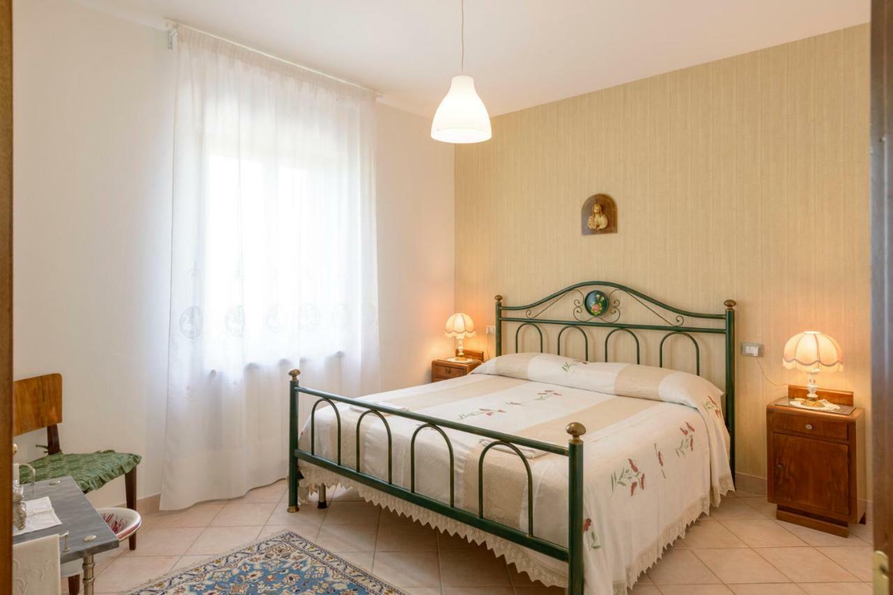 Casa Vacanze San Vittorino กุบบีโอ ภายนอก รูปภาพ