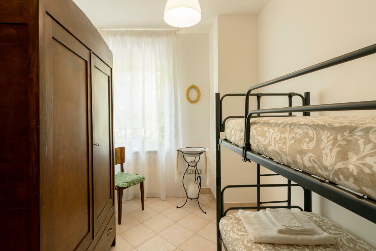 Casa Vacanze San Vittorino กุบบีโอ ภายนอก รูปภาพ
