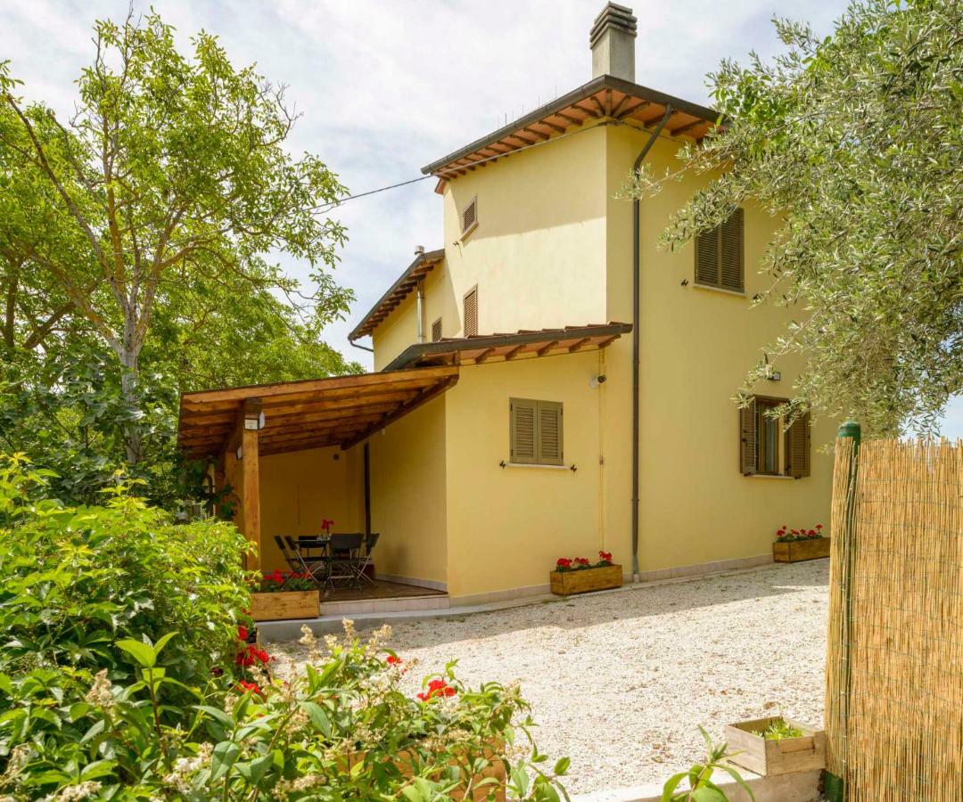 Casa Vacanze San Vittorino กุบบีโอ ภายนอก รูปภาพ